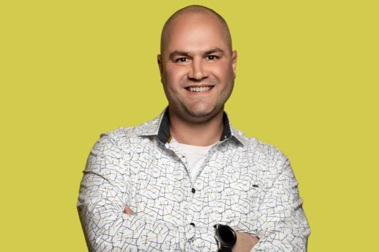 Dit is een portret van Ronnie Quade, teamleider bij Fidus.